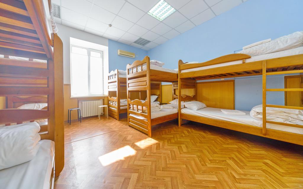 Krovat Na Deribasovskoy Одесса Экстерьер фото